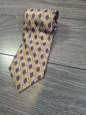Vintage London Fog - Limited Edition - 100% Silk - Made In Canada